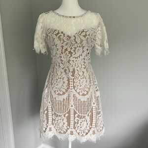 NWT- Lulu’s Pearson White Lace Short Sleeve Dress Size: Small